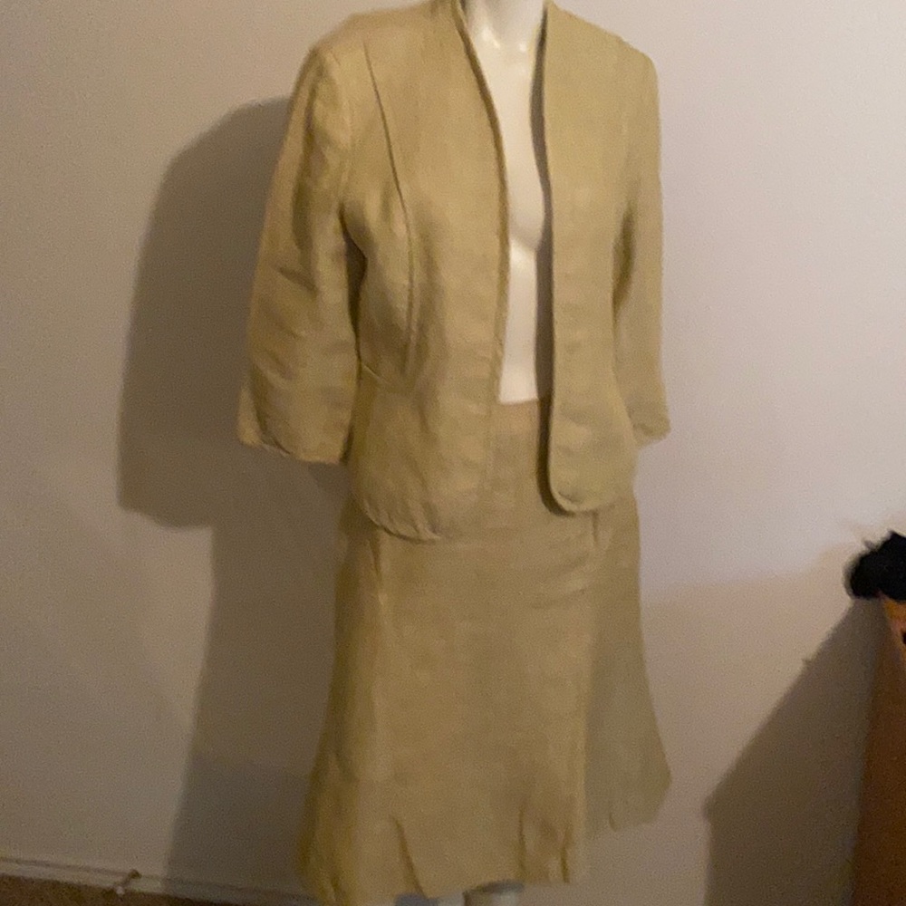 Ladies 2 piece suit - skirt and blazer